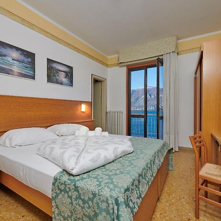 Hotel Eden Brenzone sul Garda Rum bild