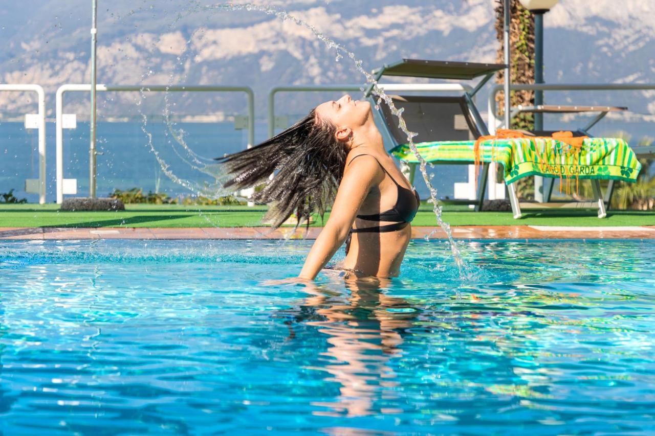 Hotel Eden Brenzone sul Garda Exteriör bild