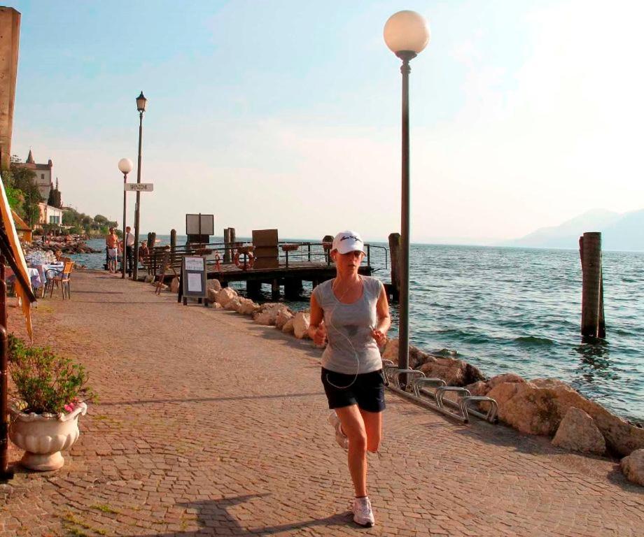 Hotel Eden Brenzone sul Garda Exteriör bild