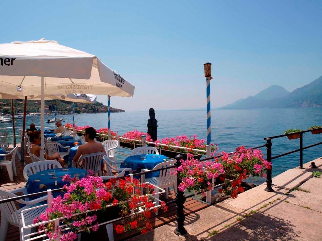Hotel Eden Brenzone sul Garda Exteriör bild