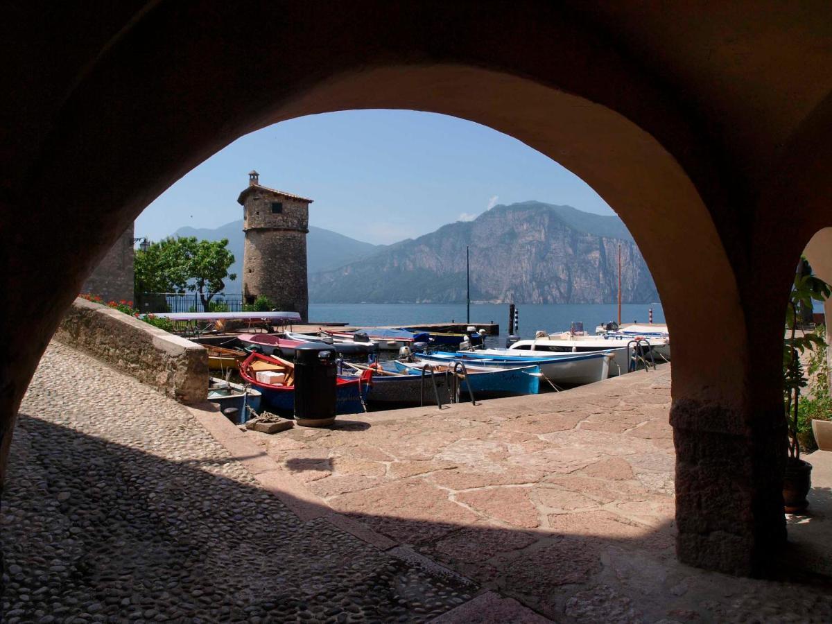 Hotel Eden Brenzone sul Garda Exteriör bild