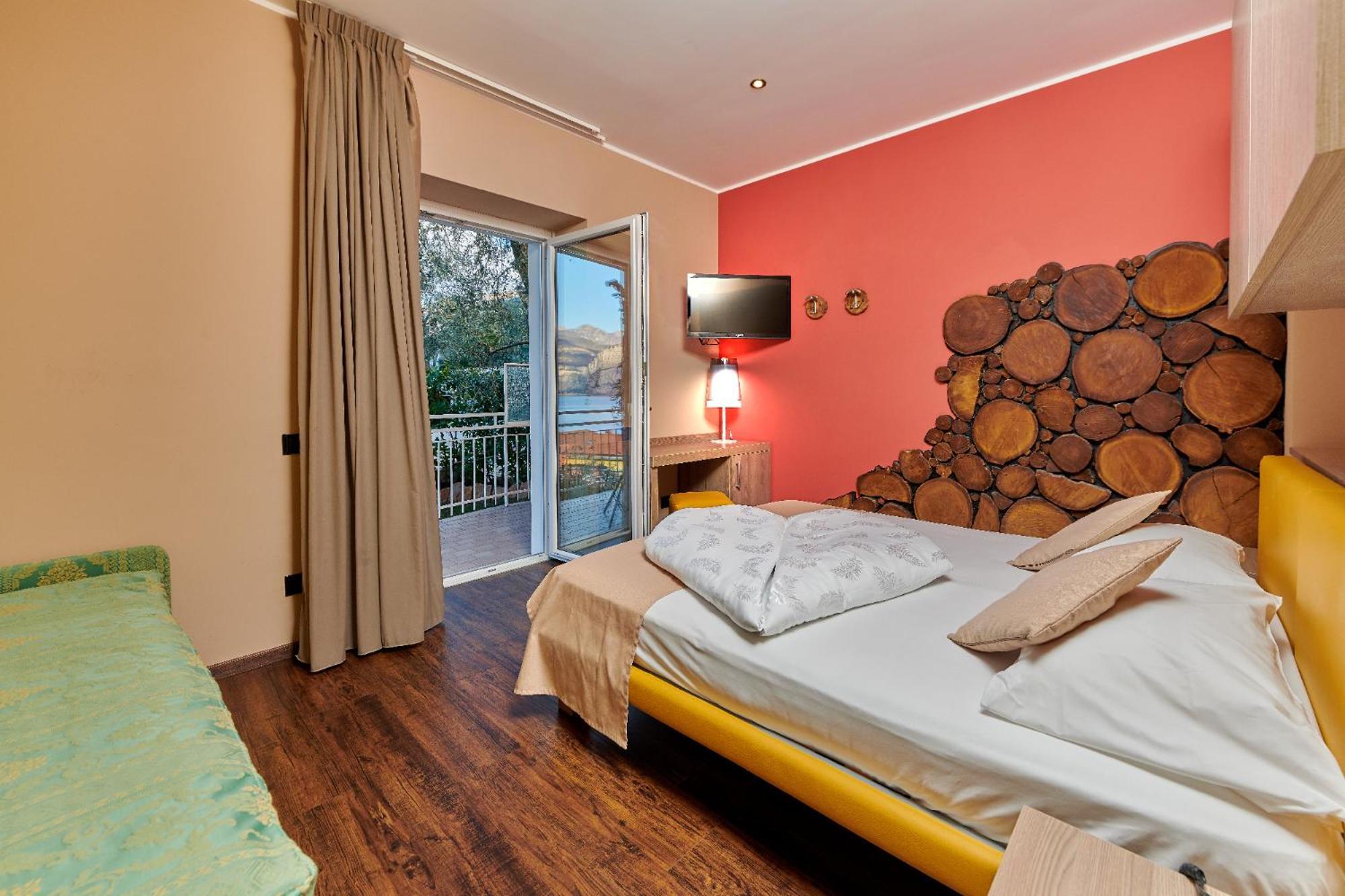 Hotel Eden Brenzone sul Garda Rum bild