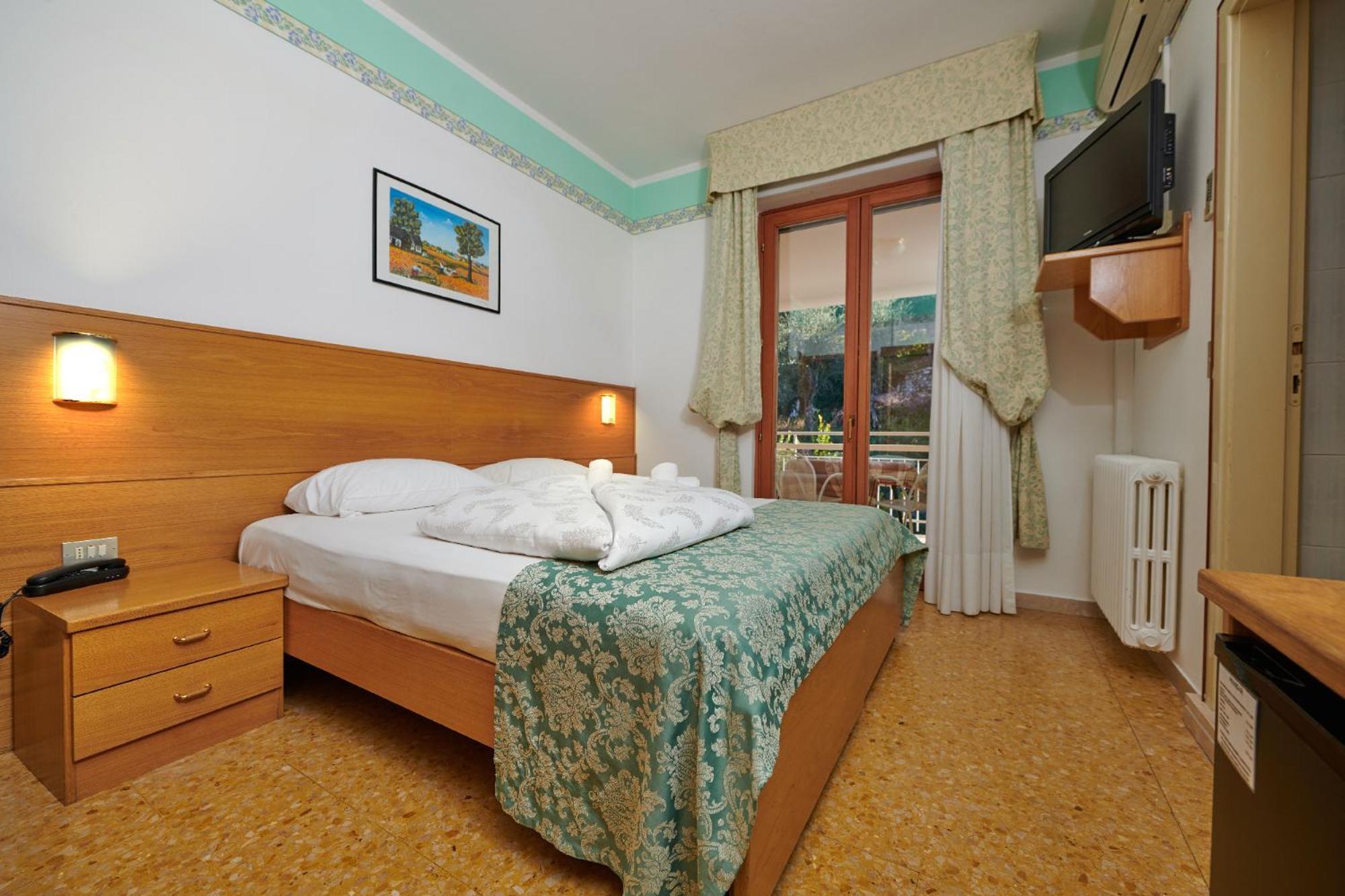 Hotel Eden Brenzone sul Garda Rum bild