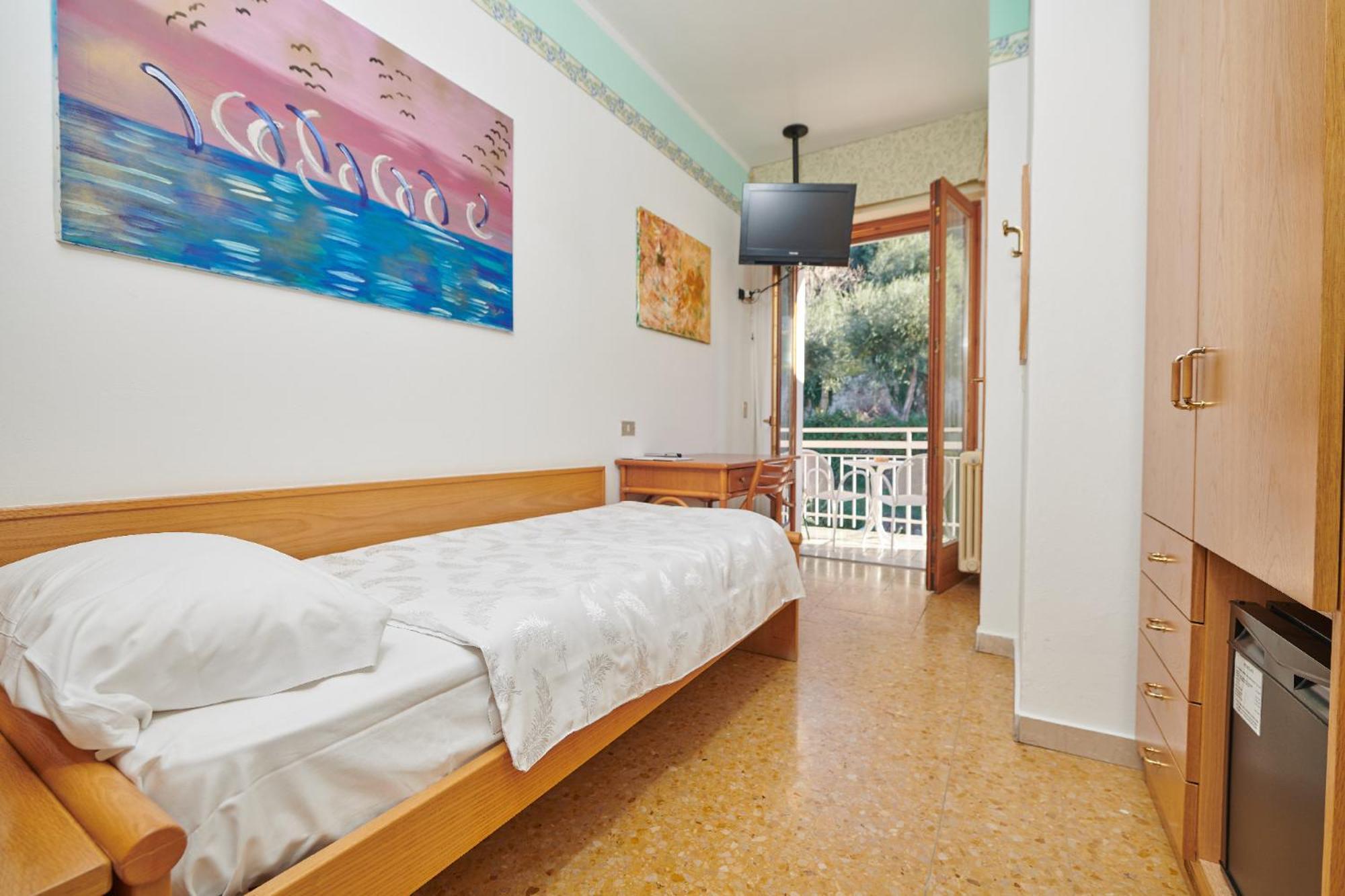 Hotel Eden Brenzone sul Garda Rum bild