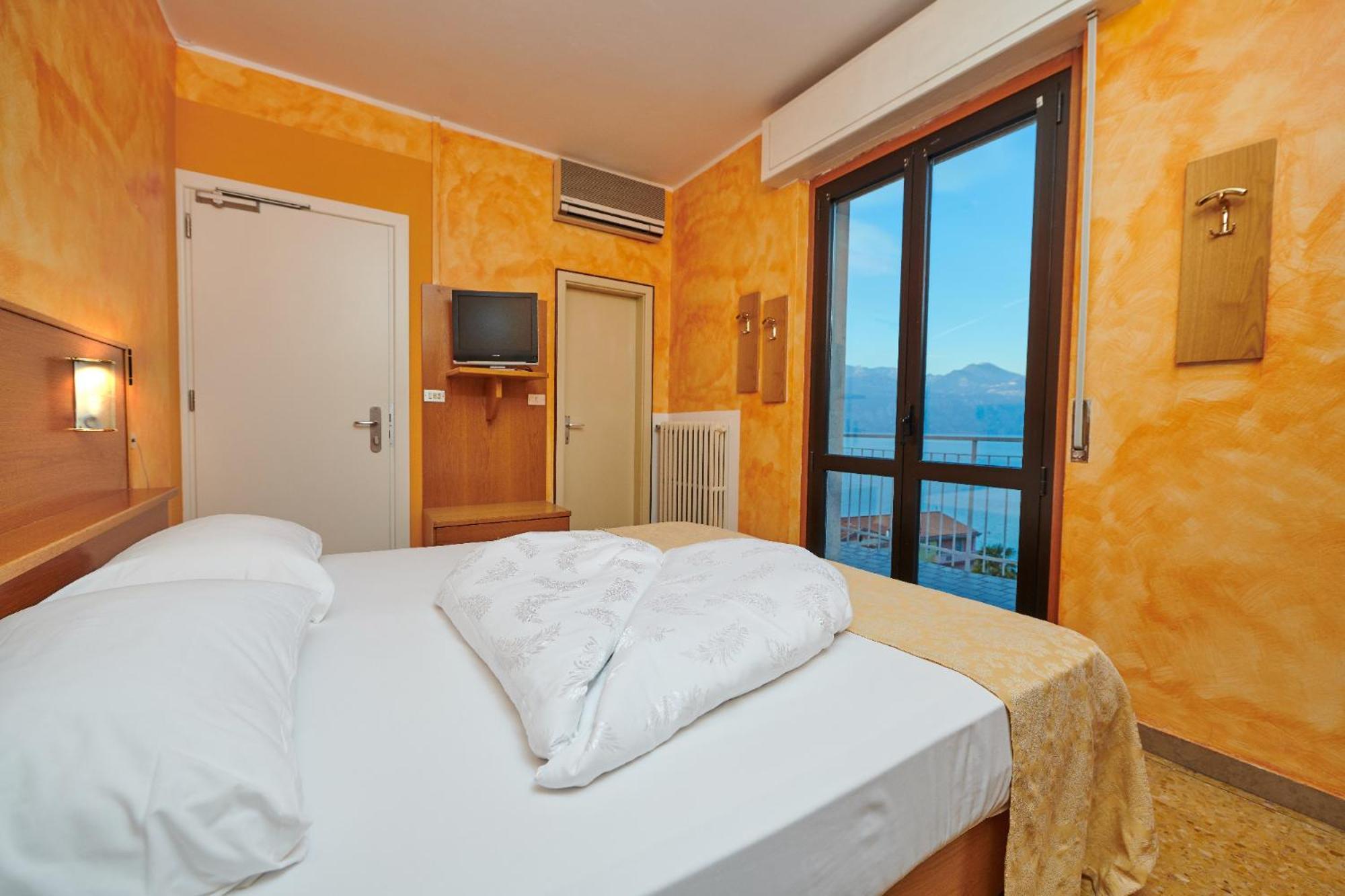 Hotel Eden Brenzone sul Garda Rum bild