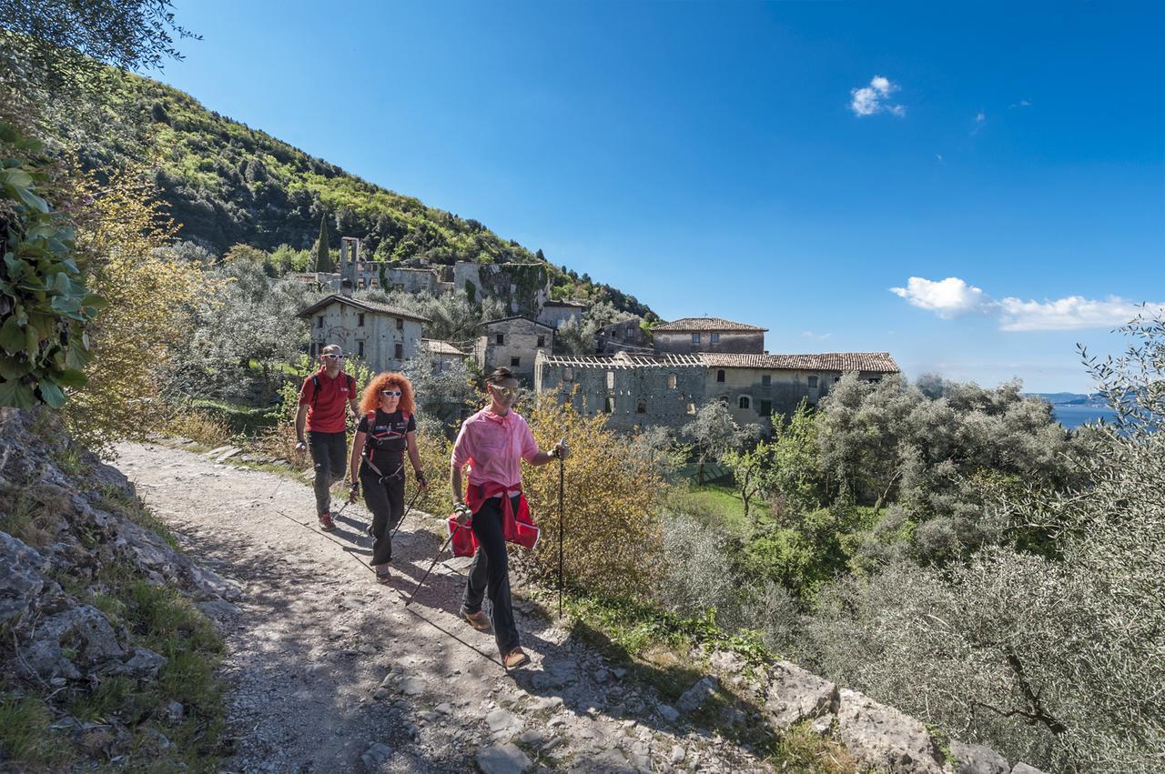 Hotel Eden Brenzone sul Garda Exteriör bild
