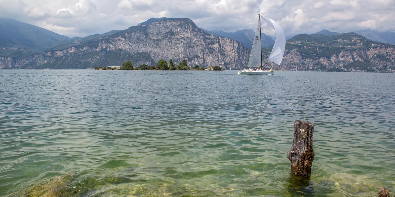 Hotel Eden Brenzone sul Garda Exteriör bild