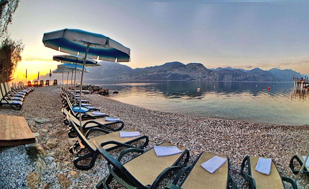 Hotel Eden Brenzone sul Garda Exteriör bild